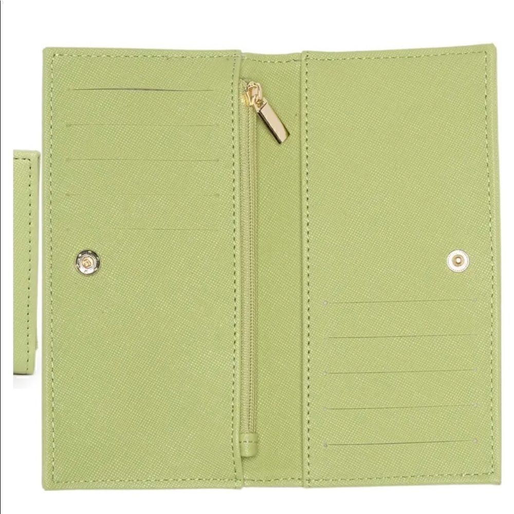 Steve Madden Bifold Wallet - Picture 4 of 4